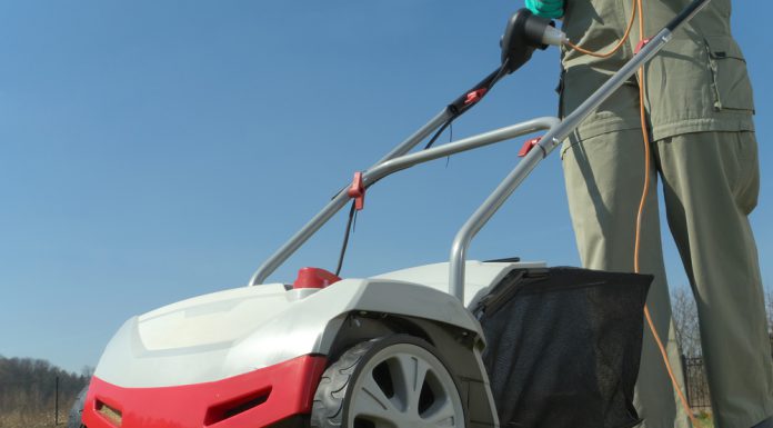 Tuin lenteklaar maken? Zo doe je dat! Gazon verticuteren