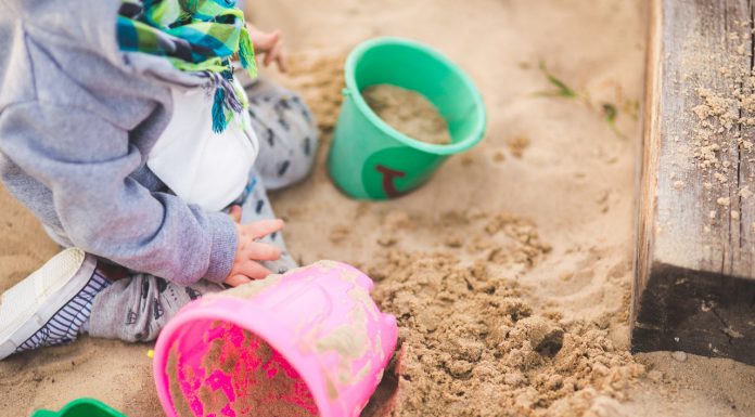 Dit buitenspeelgoed mag niet ontbreken in jouw tuin! zandbak