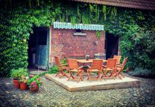 Hoe gaan je tuinmeubelen zo lang mogelijk mee? houten tuinmeubelen