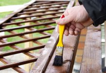 Wat is een goede Beits voor je tuinhuis of veranda? onderhoud veranda