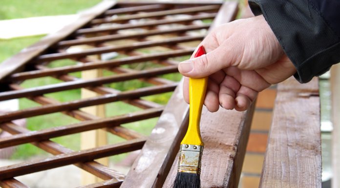 Wat is een goede Beits voor je tuinhuis of veranda? onderhoud veranda