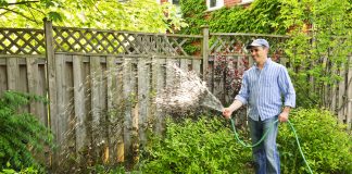 Wat is de ideale oplossing voor plantenbewatering in je tuin? tuin sproeien
